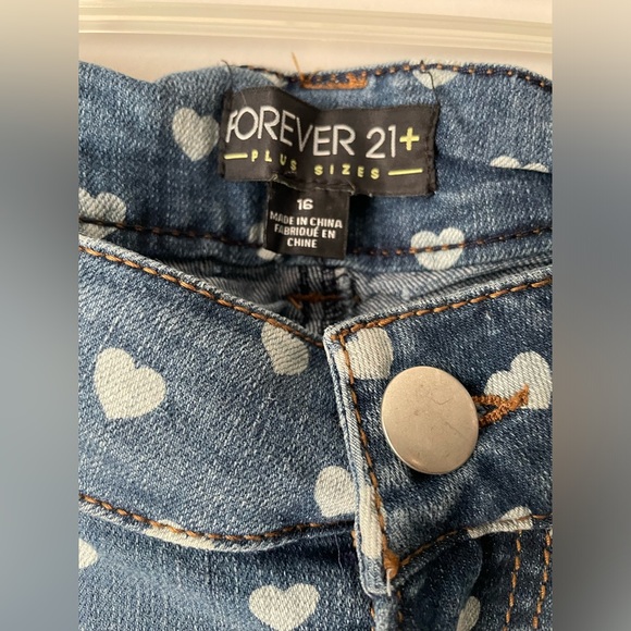 Three pairs of shorts size 16 forever 21 - Picture 9 of 12